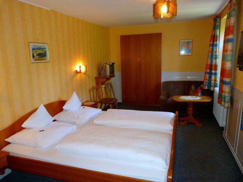 Pension Loeffelschmiede Lenzkirch Rum bild